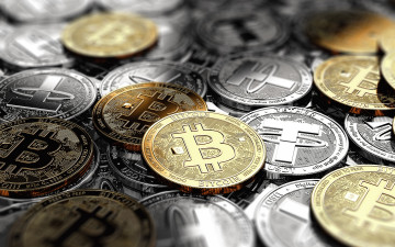обоя bitcoin,  tether криптовалюта, разное, золото,  купюры,  монеты, золотая, монета, gold, coin, signs, of, crypto, currencies, tether, электронные, деньги, currency, business, криптовалюта, electronic, money