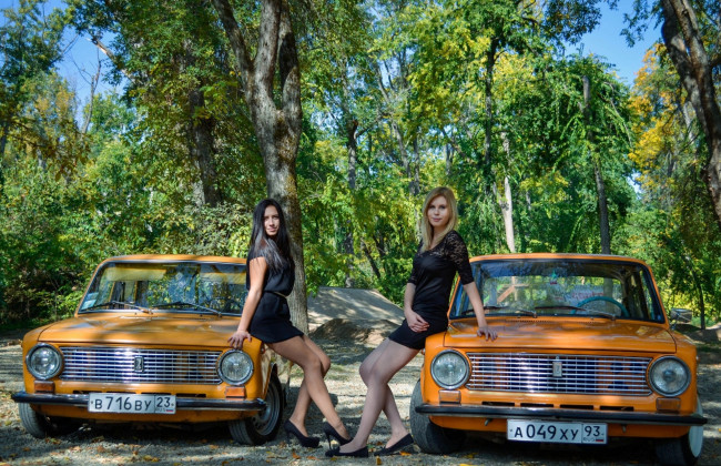 Обои картинки фото ваз- 21011, автомобили, -авто с девушками, ваз-, 21011, жигули, классика, девушки, модели
