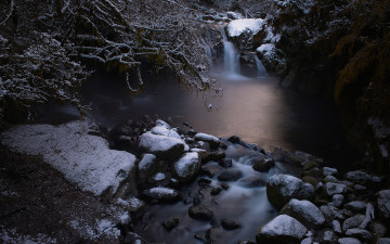 Картинка природа реки озера затмение река потоки камни снег