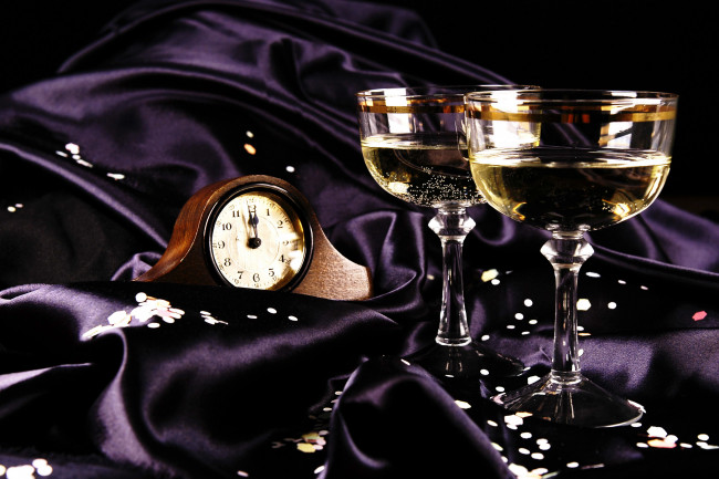 Обои картинки фото еда, напитки, вино, часы, бокалы