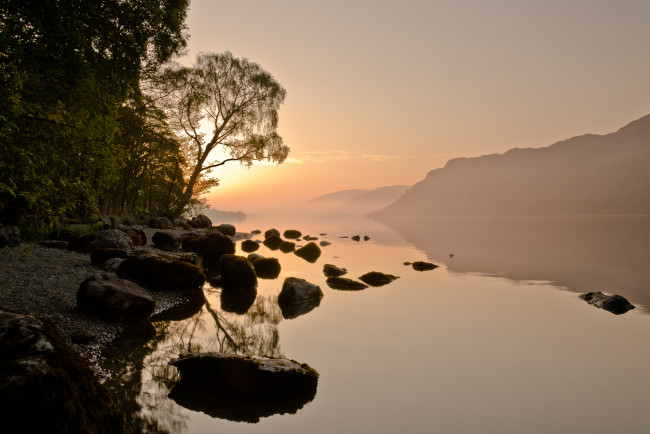 Обои картинки фото природа, реки, озера, горы, утро, восход, деревья, камни, река