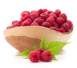 Картинка еда малина fresh berries raspberries leaves bowl листики малинки свежие ягоды миска