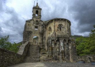 Картинка monasterio+de+san+xo& 225 n+de+caaveiro города -+католические+соборы +костелы +аббатства монастырь