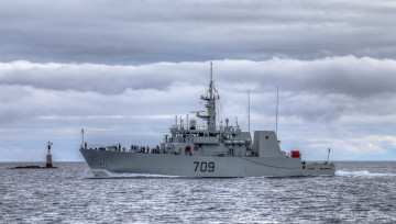 Картинка hmcs+saskatoon корабли крейсеры +линкоры +эсминцы боевой флот