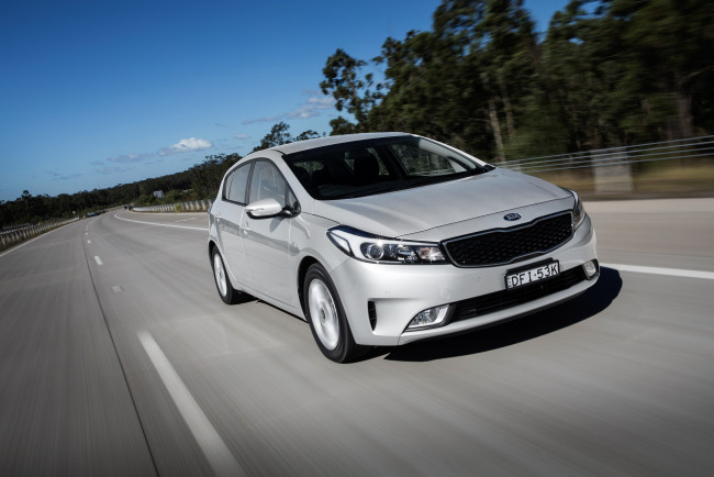 Обои картинки фото автомобили, kia, 2016г, au-spec, hatchback, cerato