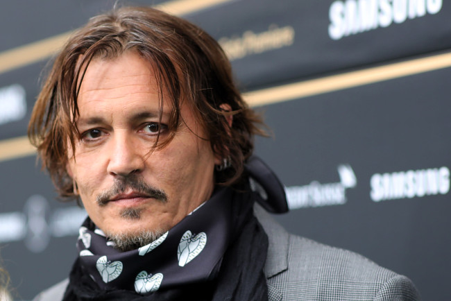 Обои картинки фото johnny depp, мужчины, актер, лицо, платок