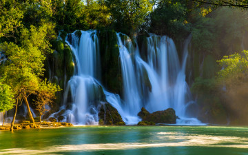 Картинка природа водопады kravice falls потоки вода bosnia and herzegovina деревья
