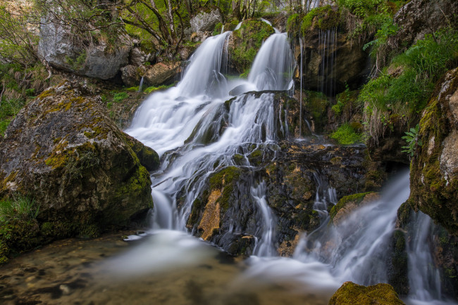 Обои картинки фото природа, водопады, водопад, лес, река