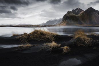 Картинка природа горы серый день тучи исландия небо