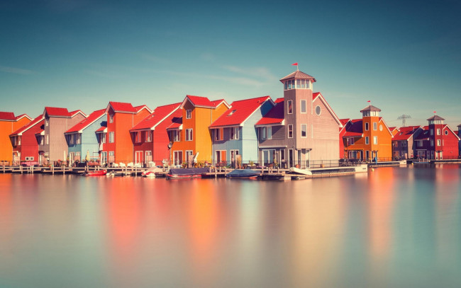 Обои картинки фото гронинген,  нидерланды, города, - здания,  дома, дома, лодки, море