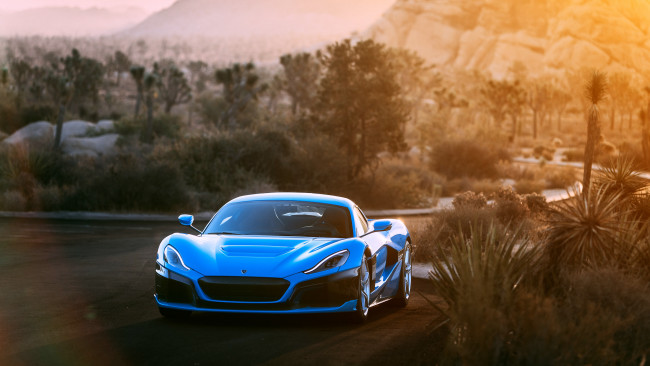 Обои картинки фото rimac c two california edition, автомобили, rimac, синий, дорога, горы, деревья