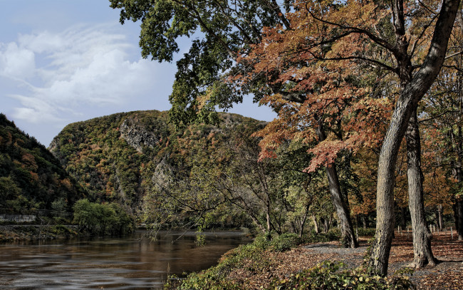 Обои картинки фото autumns, colors, природа, реки, озера, деревья, горы, река, леса