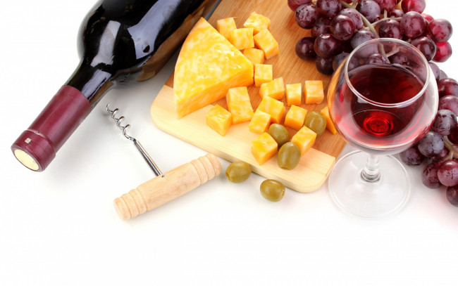 Обои картинки фото еда, разное, wine, виноград, grapes, вино, сыр, cheese, оливки, доска