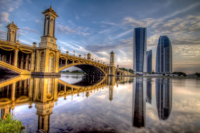 Обои картинки фото города, куала, лумпур, малайзия, вода, мост, небоскребы