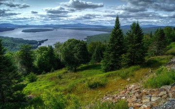 Картинка природа реки озера камни склон облака панорама леса горы озеро lake mooselookmaguntic сша деревья