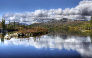 Картинка природа реки озера озеро облака горы лес tuddal норвегия деревья камни