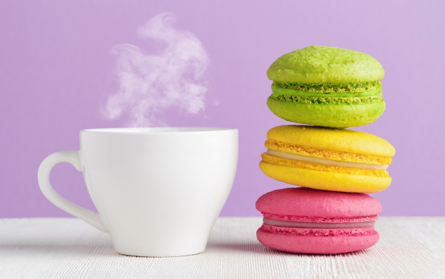 Обои картинки фото еда, макаруны, dessert, cookies, sweet, macaron, almond, десерт, макарун, coffee, cup, colorful, печенье