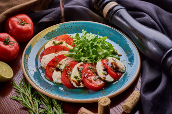 Картинка еда салаты +закуски капрезе моцарелла масло салат помидоры томаты