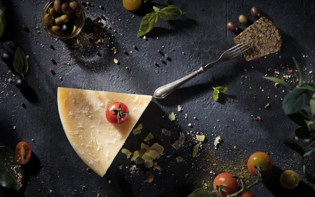 Обои картинки фото еда, сырные изделия, сыр, томаты, помидоры
