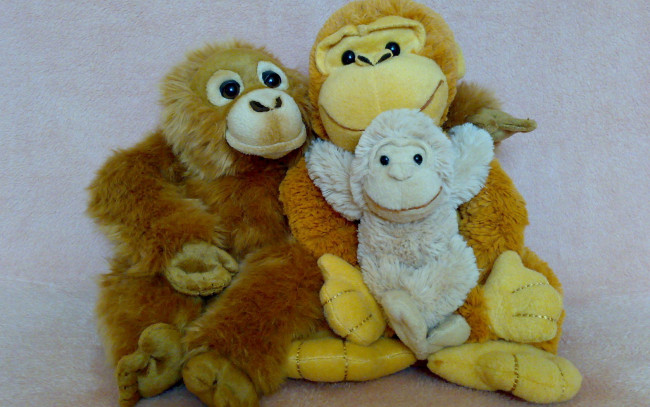 Обои картинки фото разное, игрушки, семья, обезьяны