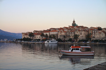 обоя korcula, croatia, города, улицы, площади, набережные, дома, катера, море, берег