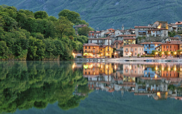 Картинка mergozzo piedmont italy города пейзажи lake мергоццо италия озеро отражение здания набережная