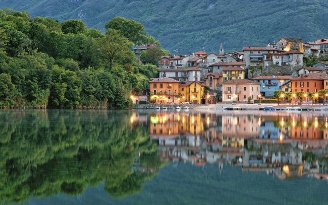Обои картинки фото mergozzo, piedmont, italy, города, пейзажи, lake, мергоццо, италия, озеро, отражение, здания, набережная