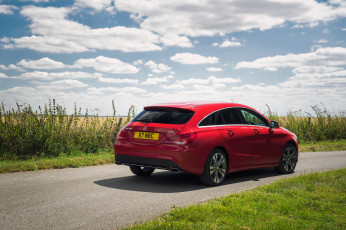 обоя автомобили, mercedes-benz, urban, cdi, brake, cla, 200, shooting, 2015г, красный, x117, uk-spec