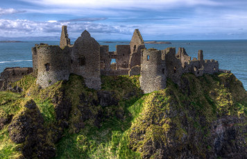 обоя dunluce castle - county antrim,  northern ireland, города, замки ирландии, замок, круча, море