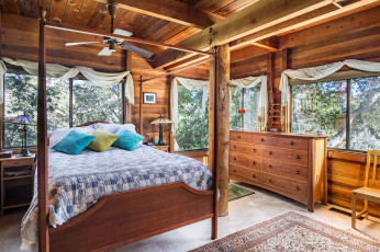 Картинка интерьер спальня дерево подушки кровать дизайн комод