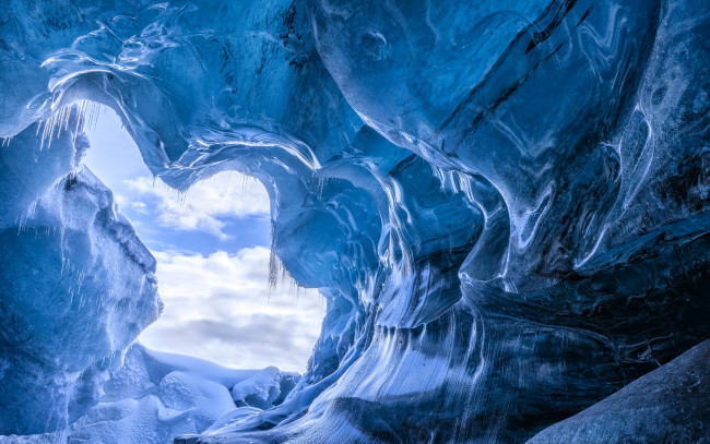 Обои картинки фото природа, айсберги и ледники, грот, снег, исландия, зима, сосульки, пещера, лёд