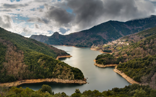 Обои картинки фото природа, реки, озера, франция, corsica, панорама, горы, река, лес