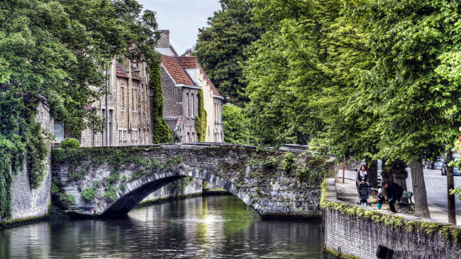 Обои картинки фото города, брюгге , бельгия, каменный, мост, канал