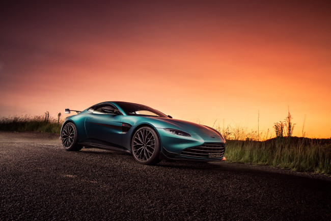 Обои картинки фото автомобили, aston martin, aston-martin