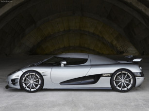 обоя koenigsegg, ccxr, trevita, 2010, автомобили