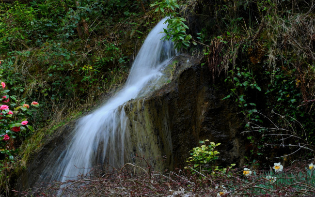 Обои картинки фото природа, водопады, камни, вода, брызги