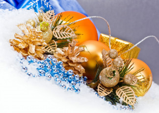 Картинка праздничные украшения шары шишки мишура