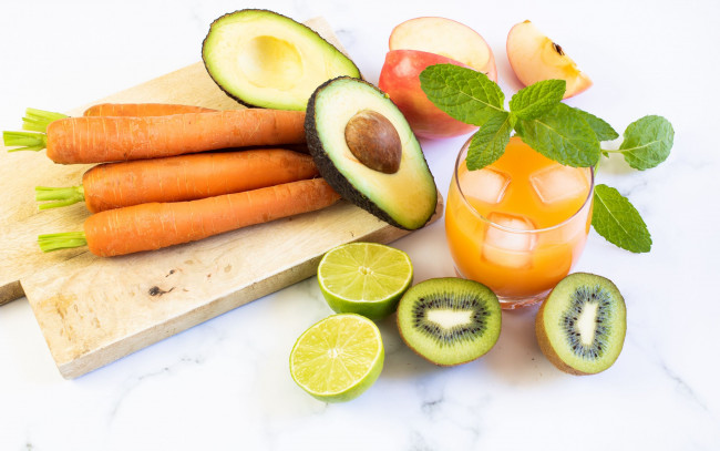 Обои картинки фото еда, фрукты и овощи вместе, киви, лайм, авокадо, морковь, яблоко, мята