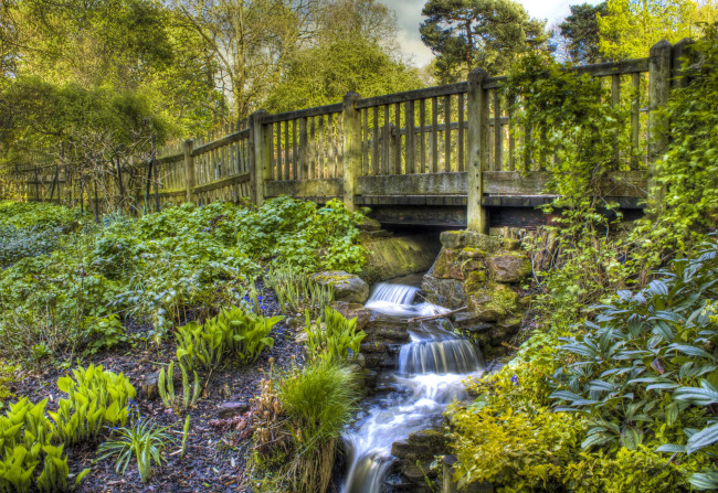Обои картинки фото golders, hill, park, london, природа, парк, водопад, растения, мост