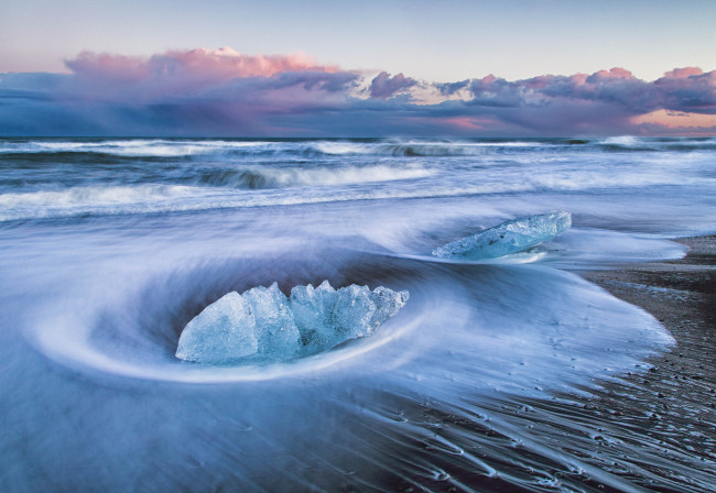 Обои картинки фото природа, побережье, берег, море, волны, шторм, лед, облака, небо