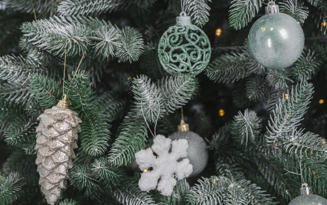 Обои картинки фото праздничные, украшения, шары, елка, новый, год, рождество, christmas, balls, new, year, decoration, merry, fir, tree