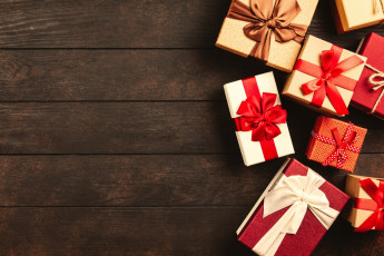 Картинка праздничные подарки+и+коробочки лента коробки подарки банты
