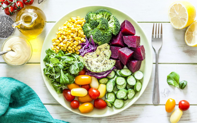 Обои картинки фото еда, овощи, брокколи, кукуруза, свекла, помидоры, свежие, масло, лимон