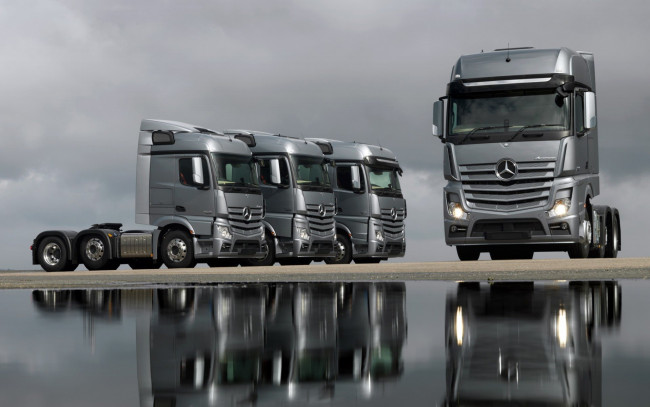 Обои картинки фото автомобили, mercedes trucks, кабина