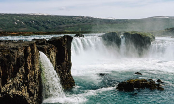 Картинка природа водопады водопад исландия скалы озеро камни