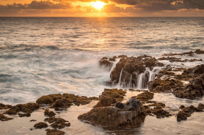 Обои картинки фото mokolea rock,  hawaii, природа, восходы, закаты, камни, закат, залив, каилуа, kailua, bay, hawaii, mokolea, rock, гавайи