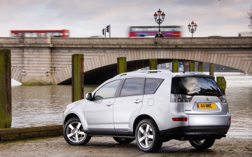 Картинка автомобили mitsubishi outlander warrior