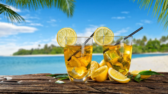 Обои картинки фото еда, напитки,  коктейль, тропический, коктейль, лимоны