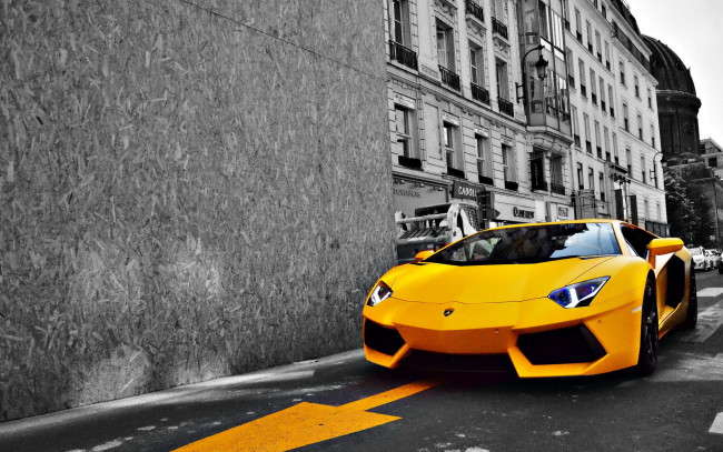Обои картинки фото автомобили, lamborghini, желтый, adventador, улица