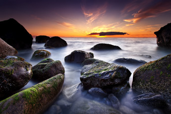 Картинка природа побережье море камни скалы рассвет